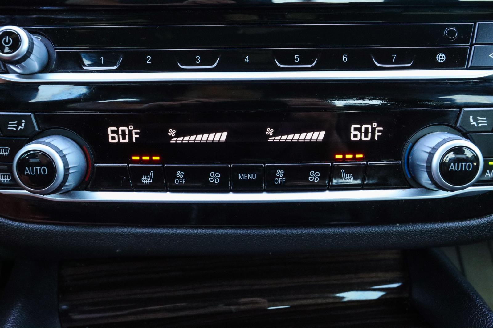 2021 BMW 5 Series 530i - Photo 11