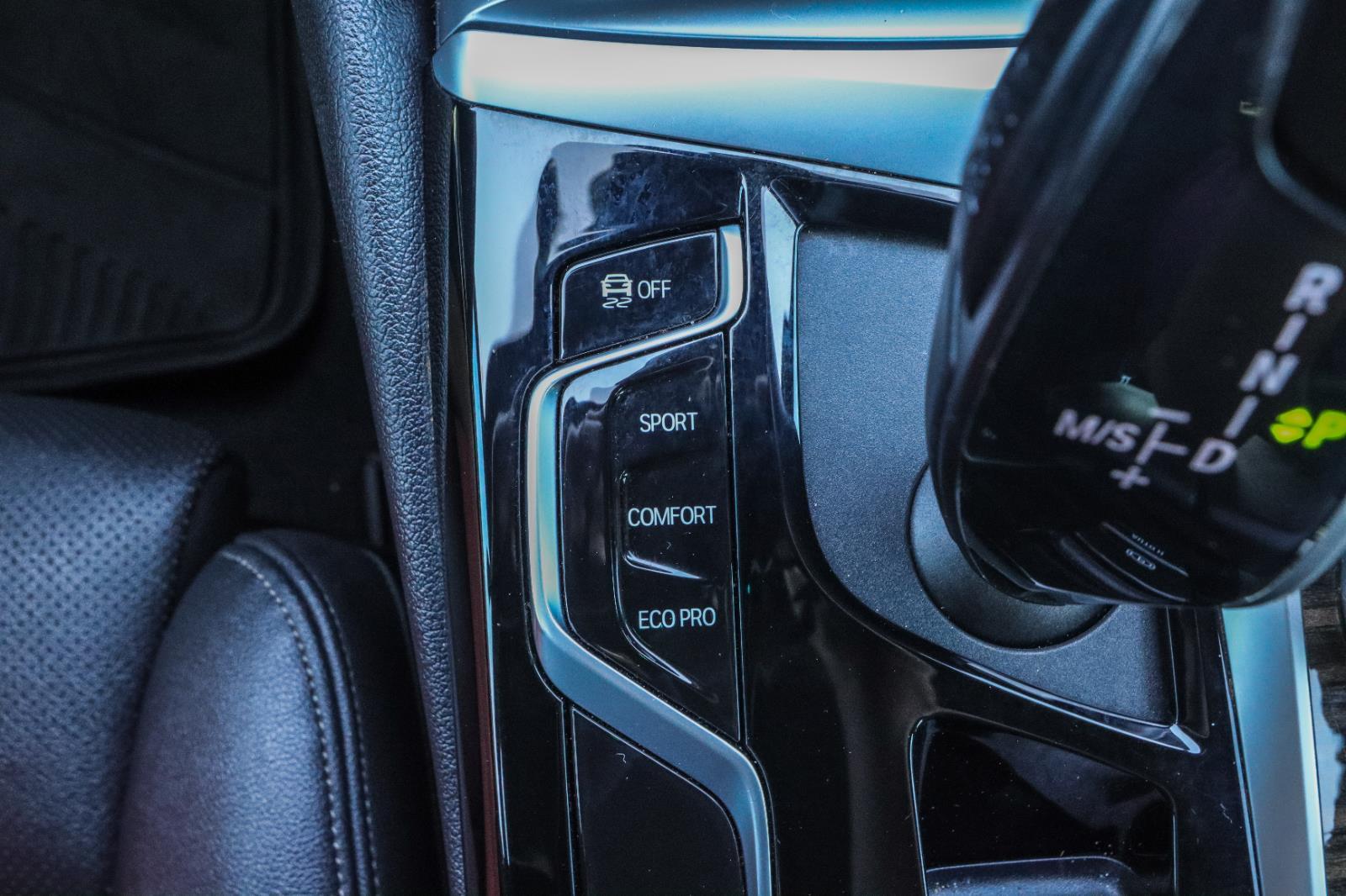 2021 BMW 5 Series 530i - Photo 31