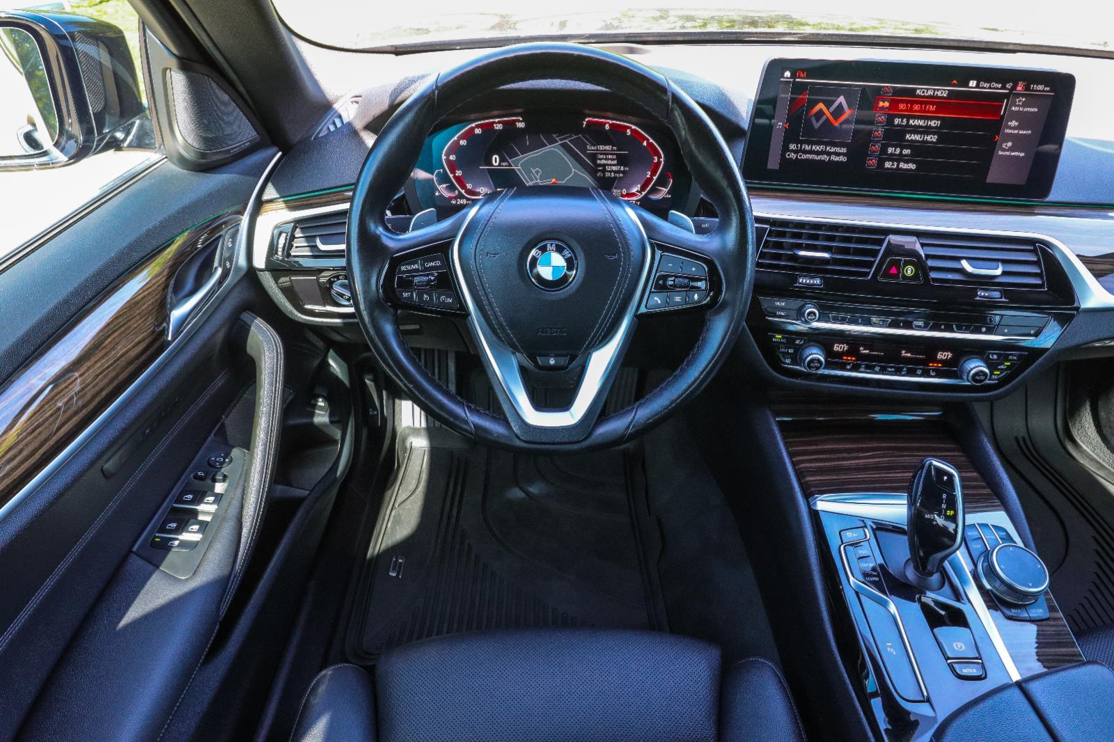 2021 BMW 5 Series 530i - Photo 24