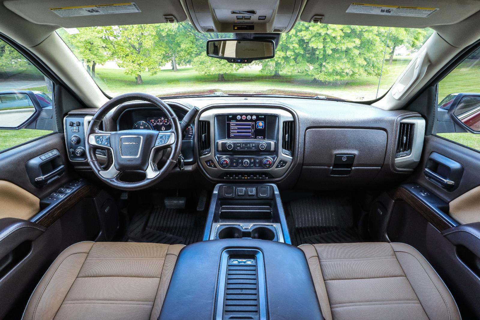 2017 GMC Sierra 4WD Crew Cab Short Box's photo