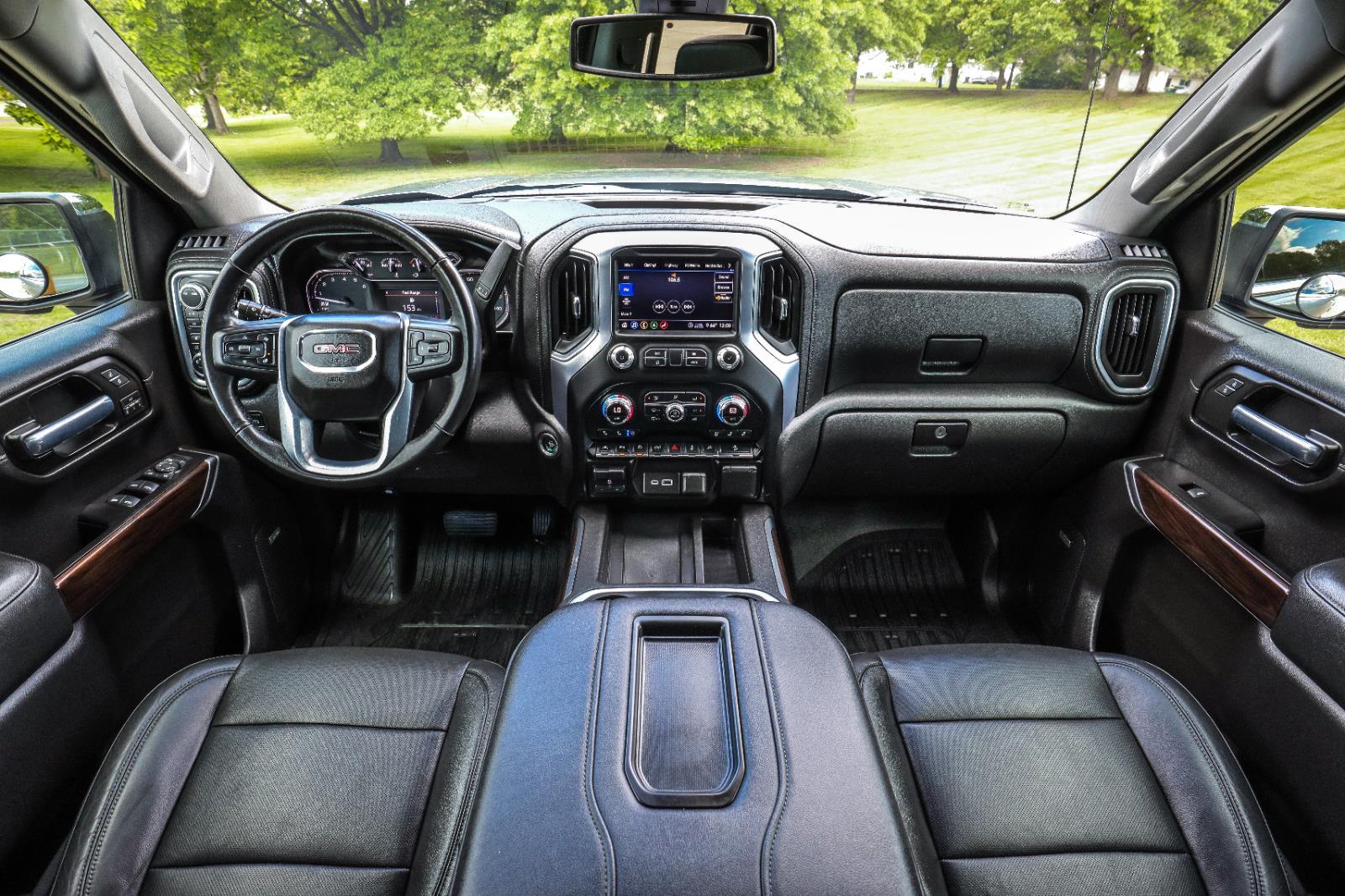 2020 GMC Sierra 4WD Crew Cab Short Box SLT's photo