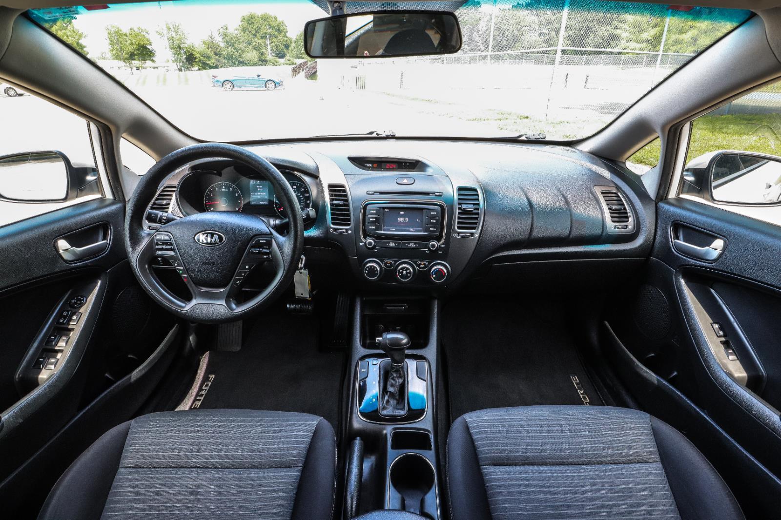 2017 Kia Forte LX AT's photo