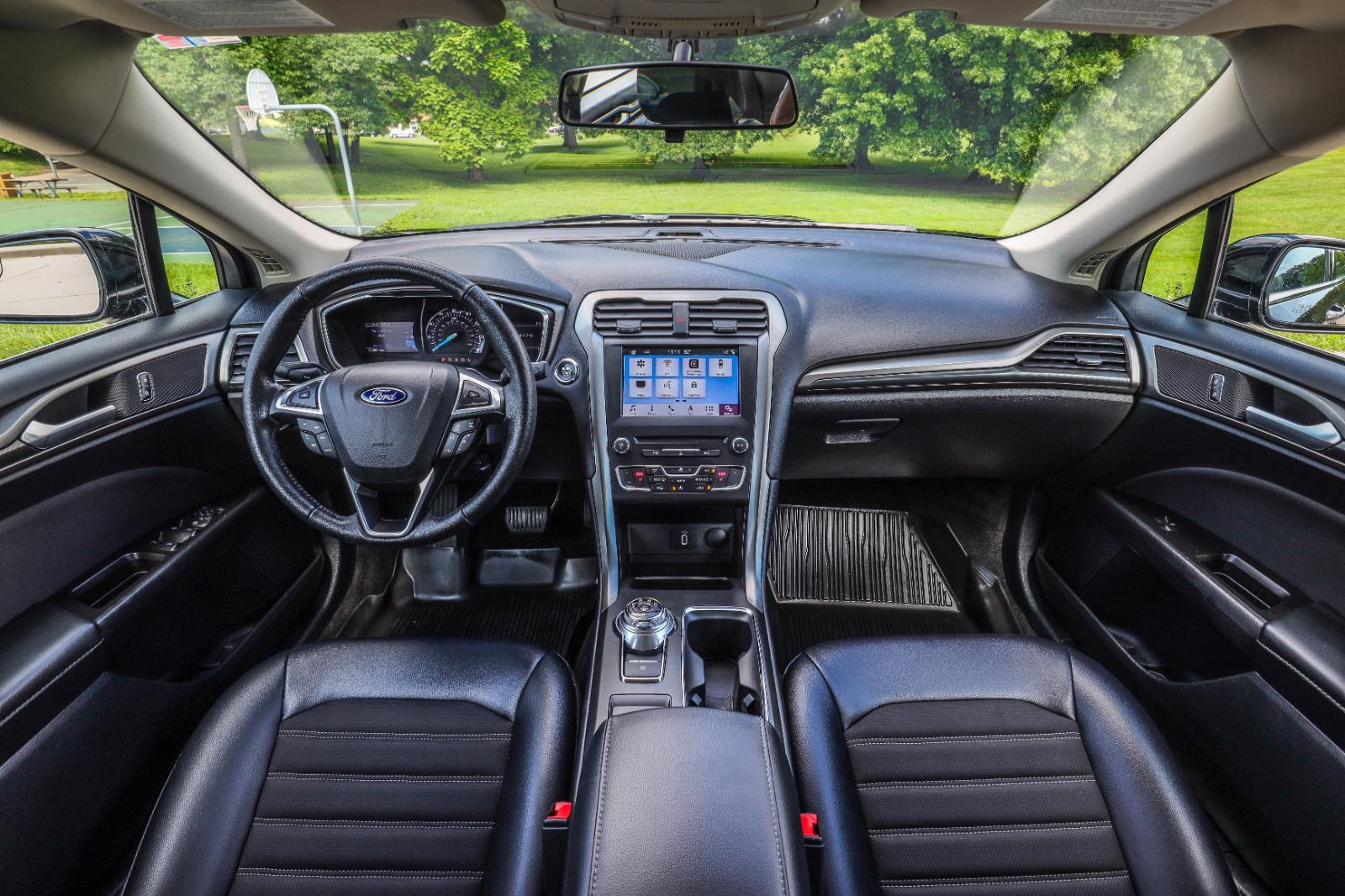 2017 Ford Fusion SE FWD's photo