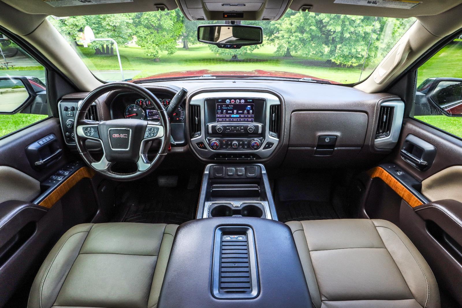 2018 GMC Sierra 4WD Crew Cab Short Box SLT's photo