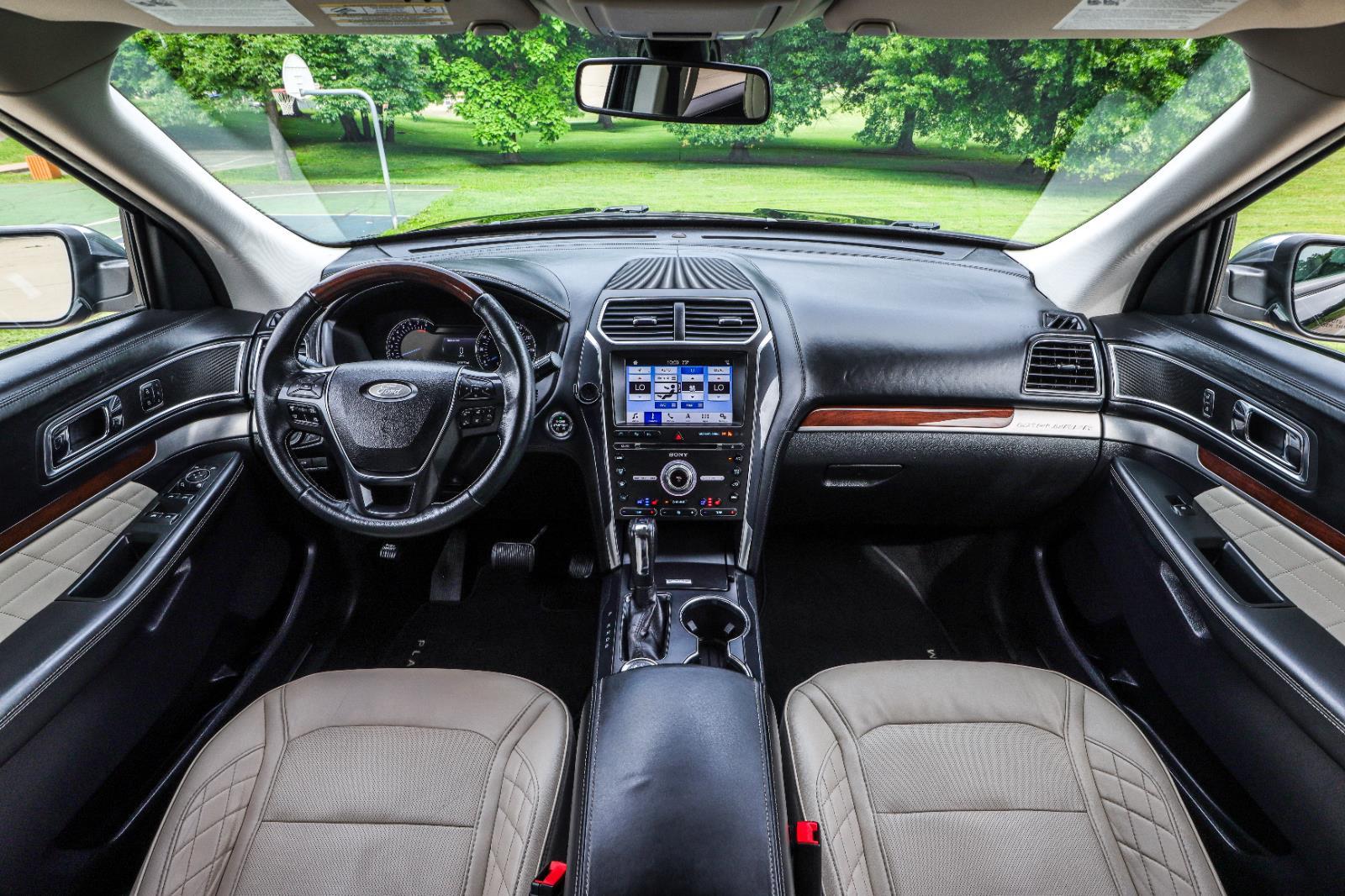 2018 Ford Explorer Platinum 4WD's photo