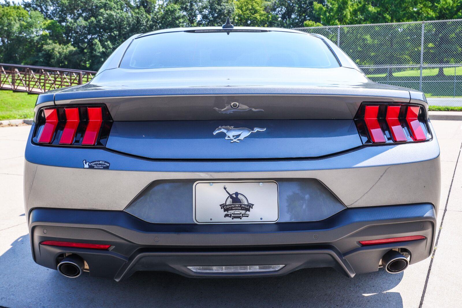 2024 Ford Mustang EcoBoost - Photo 19