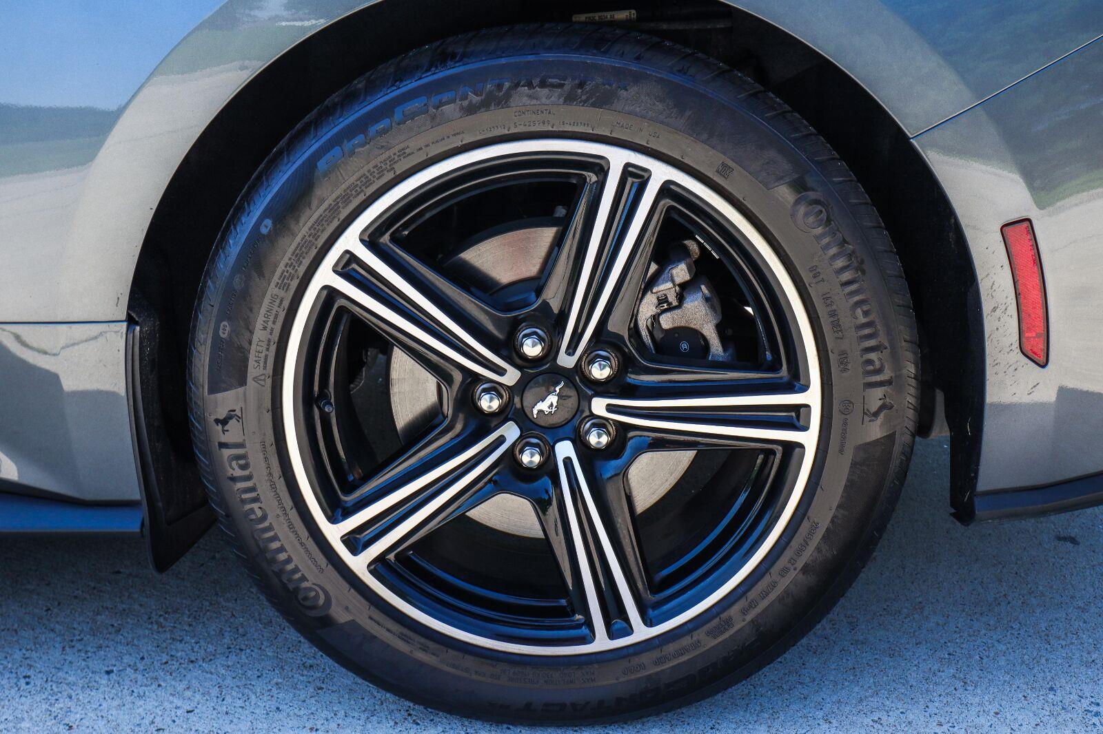 2024 Ford Mustang EcoBoost - Photo 23
