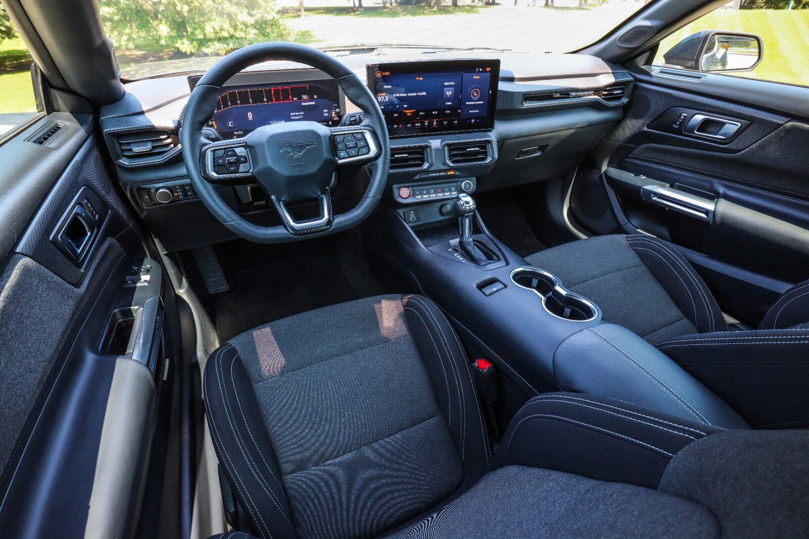 2024 Ford Mustang EcoBoost - Photo 24