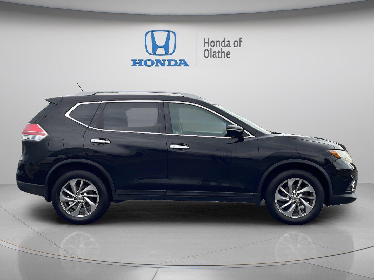 Used 2015 Nissan Rogue SL with VIN 5N1AT2MV6FC842616 for sale in Kansas City