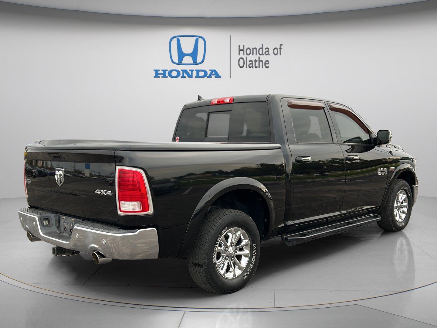 Used 2016  RAM Laramie image 3