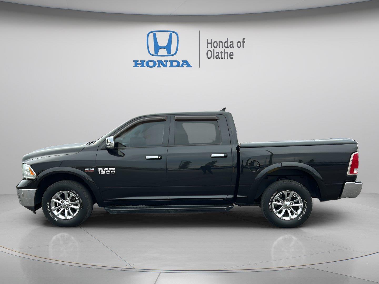 Used 2016  RAM Laramie image 6