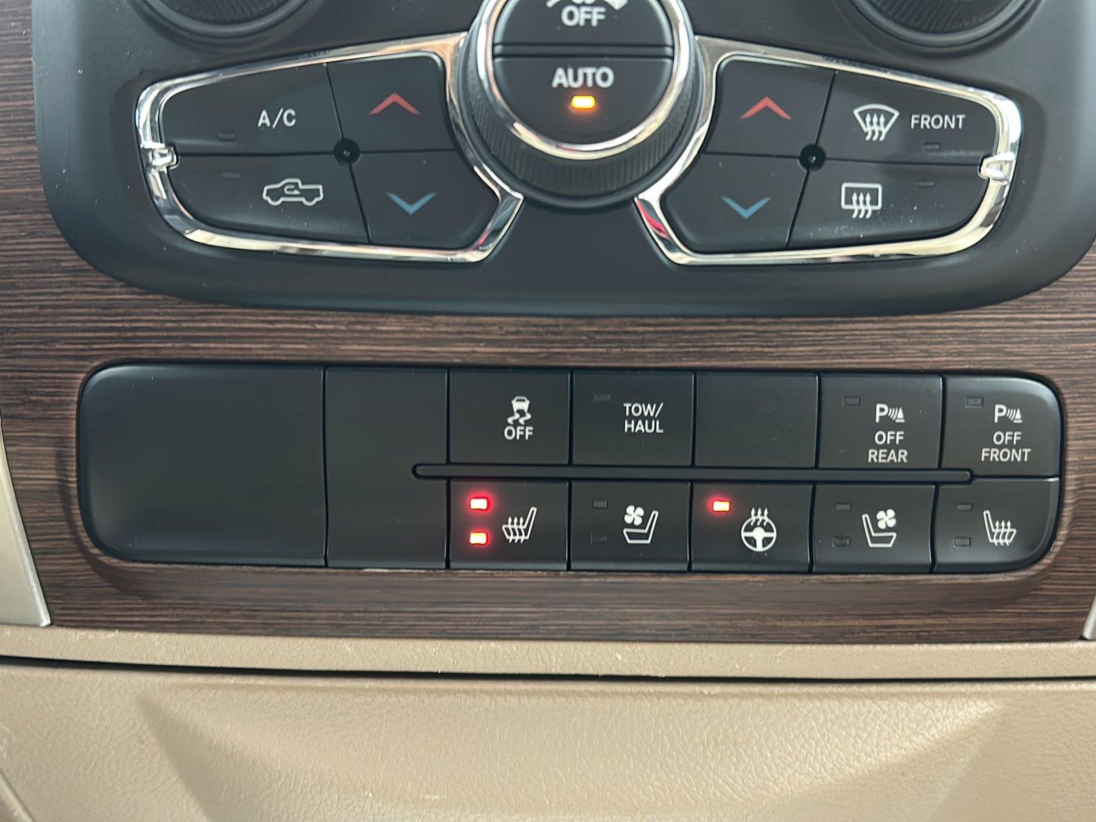 Used 2016  RAM Laramie image 13