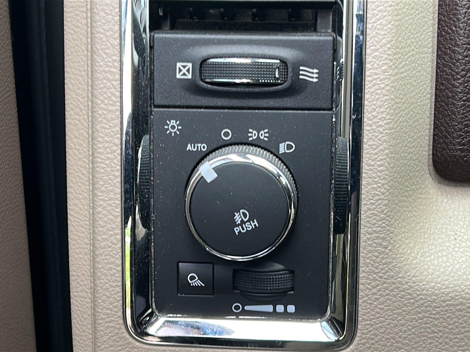 Used 2016  RAM Laramie image 16