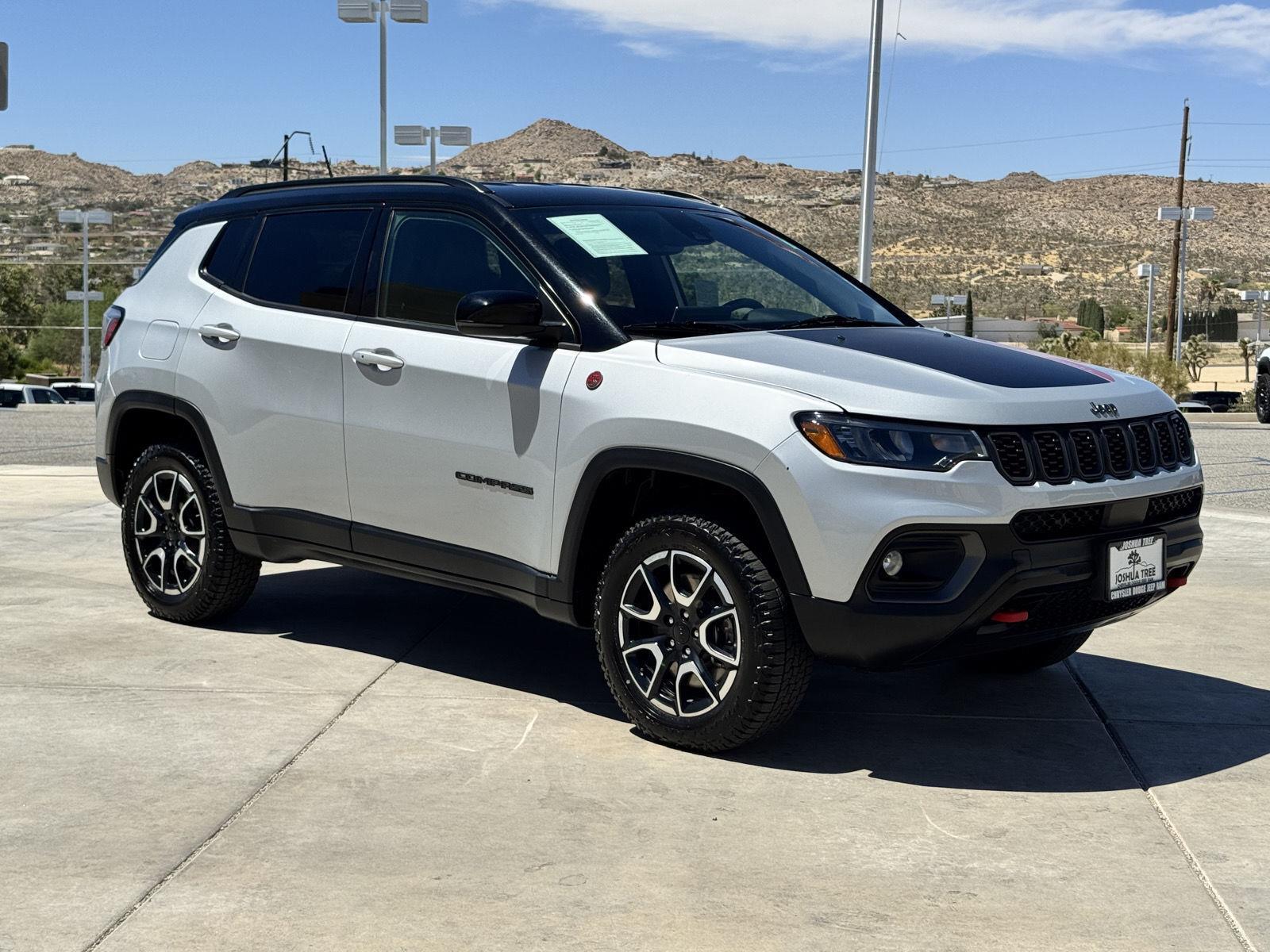 Silver Zynith Metallic Clearcoat 2024 Jeep Compass SUV / Crossover Four-Wheel Drive 8-Speed Automatic