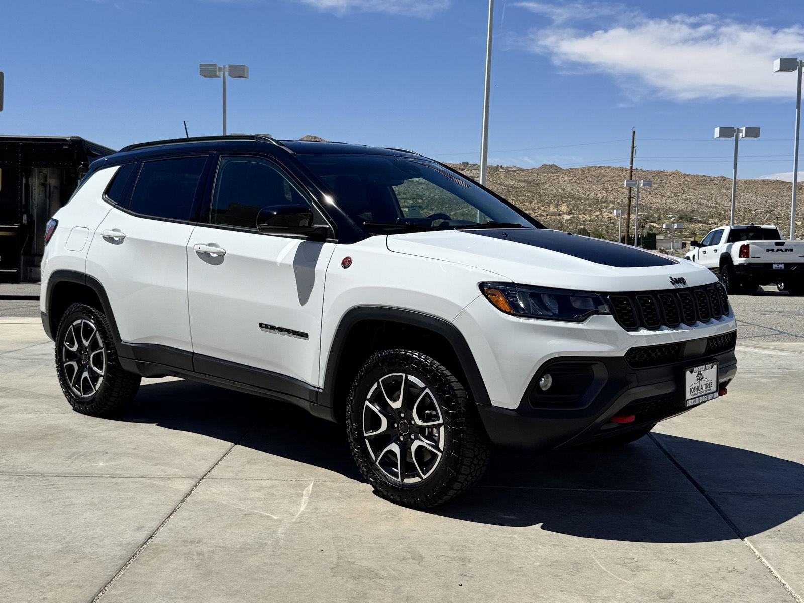 Bright White Clearcoat 2026 Jeep Compass SUV / Crossover Four-Wheel Drive 8-Speed Automatic