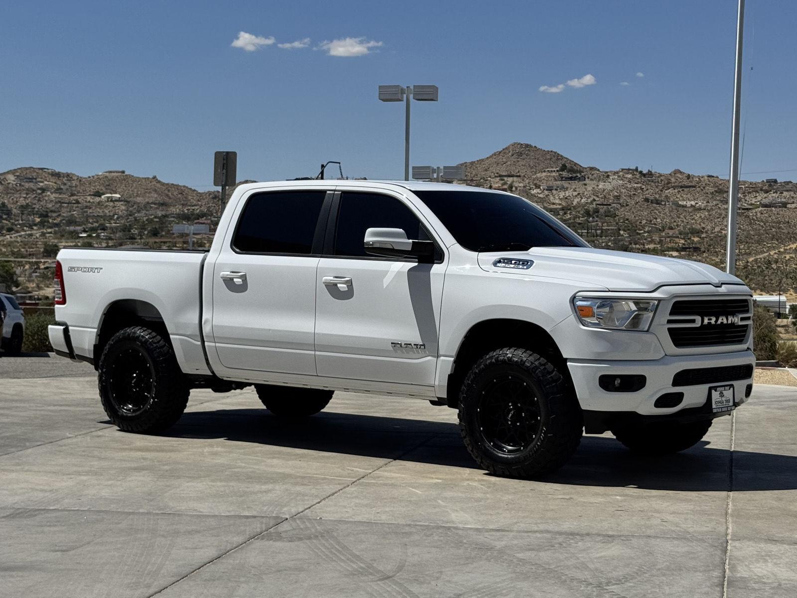 Bright White Clearcoat 2021 RAM 1500 Pickup Truck 4X2 8-Speed Automatic