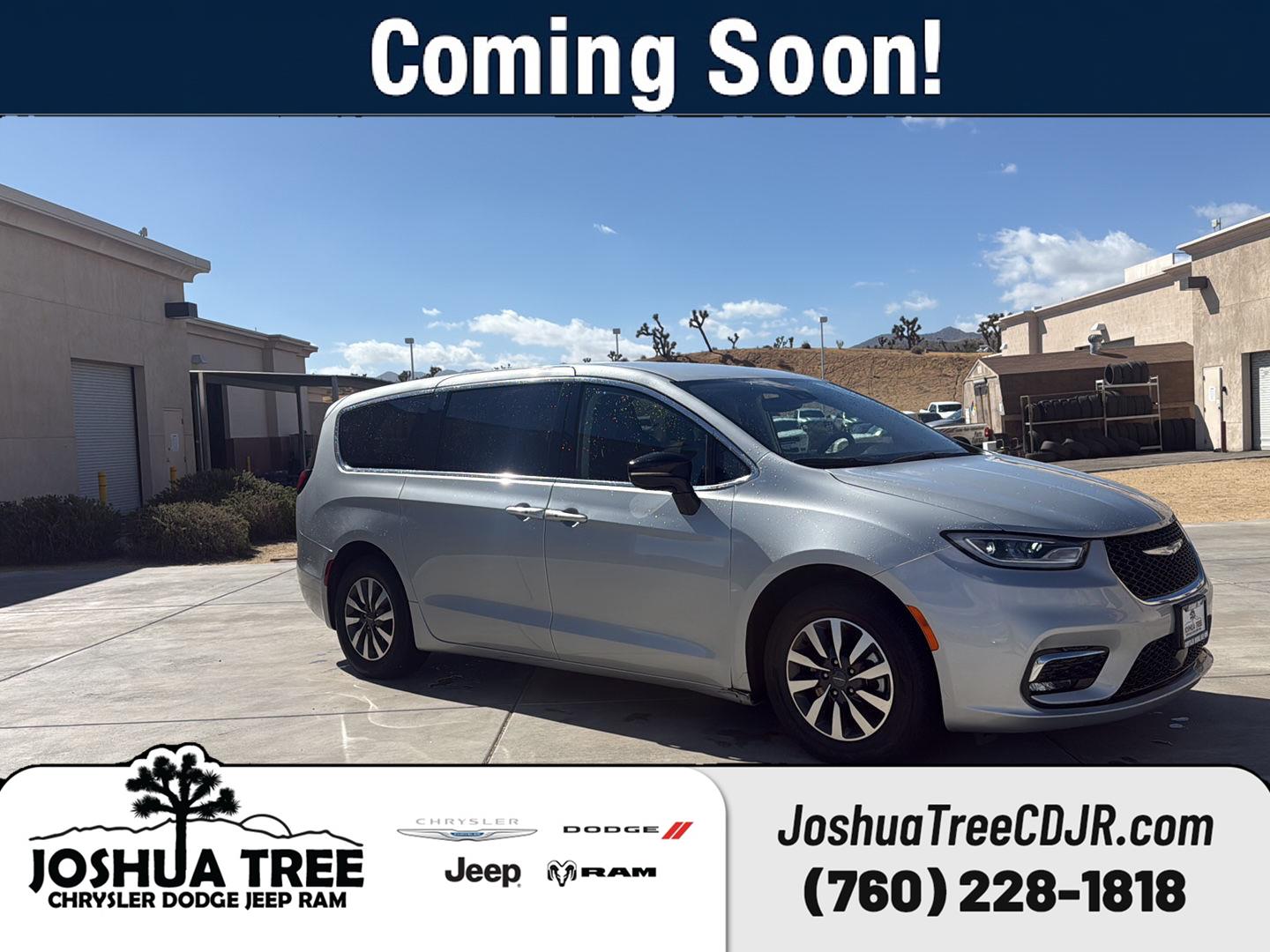 Silver Mist Clearcoat 2024 Chrysler Pacifica Hybrid Minivan Front-Wheel Drive Automatic