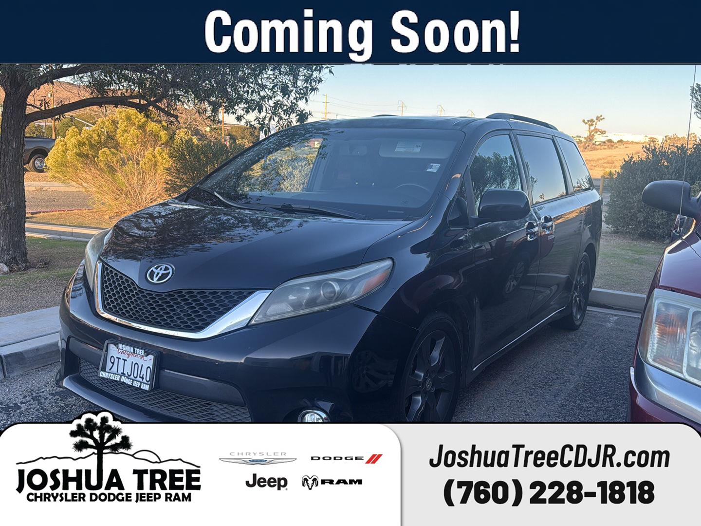 Midnight Black Metallic 2016 Toyota Sienna Minivan Front-Wheel Drive 