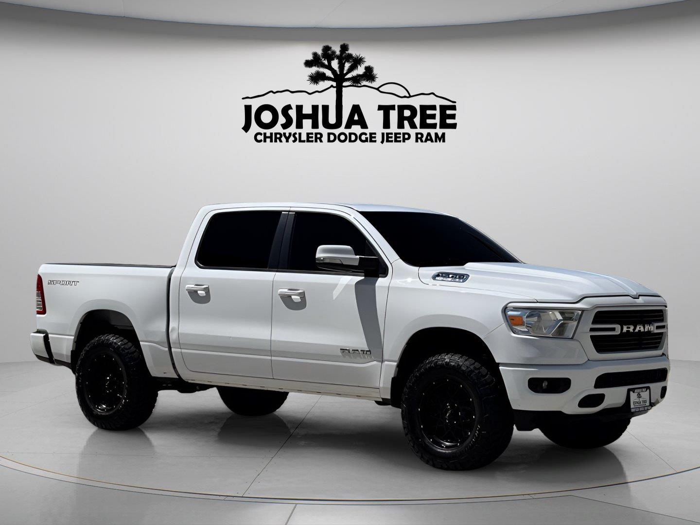 Bright White Clearcoat 2021 RAM 1500 Pickup Truck 4X2 8-Speed Automatic