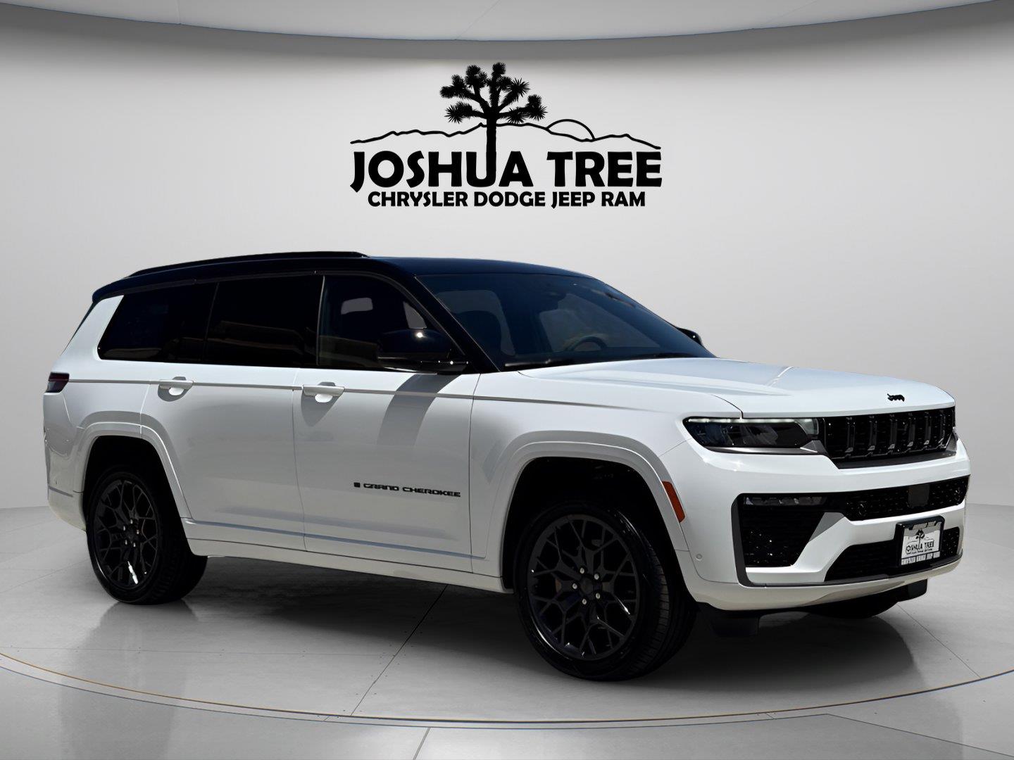 Bright White Clearcoat 2026 Jeep Grand Cherokee L SUV / Crossover Four-Wheel Drive 8-Speed Automatic