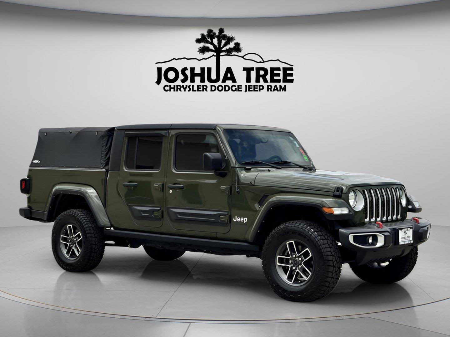 2022 Jeep Gladiator Overland Crew Cab 4WD
