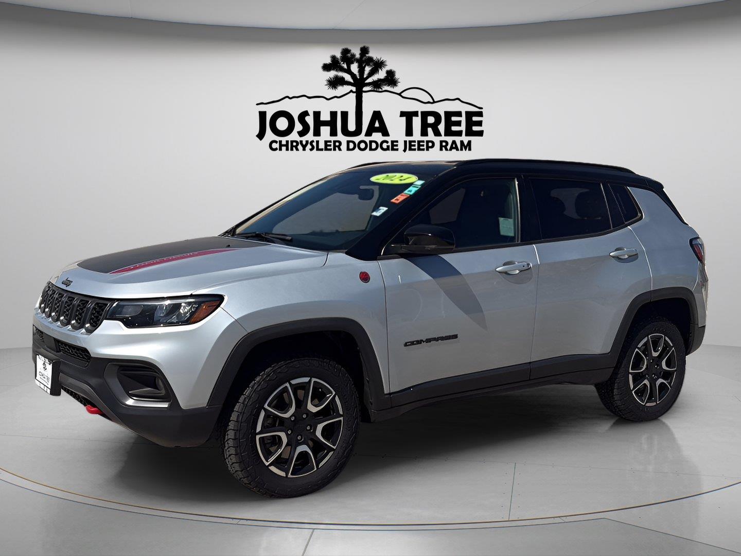 Silver Zynith Metallic Clearcoat 2024 Jeep Compass SUV / Crossover Four-Wheel Drive 8-Speed Automatic