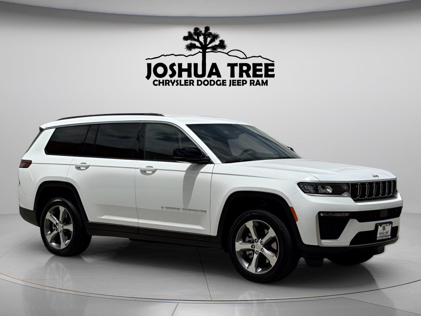 Bright White Clearcoat 2026 Jeep Grand Cherokee L SUV / Crossover Four-Wheel Drive 8-Speed Automatic