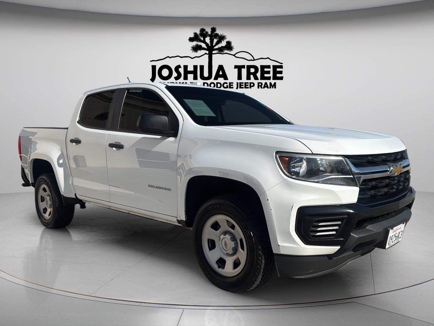Summit White 2022 Chevrolet Colorado Pickup Truck 4X2 6-Speed Automatic
