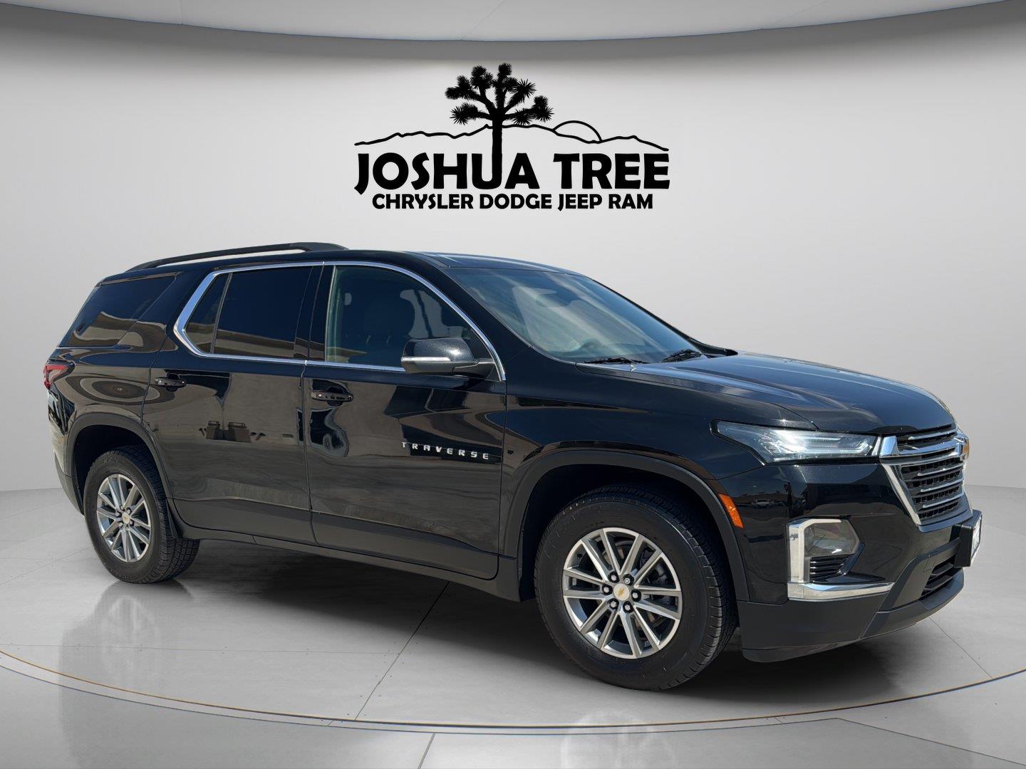  2023 Chevrolet Traverse LT Cloth FWD   