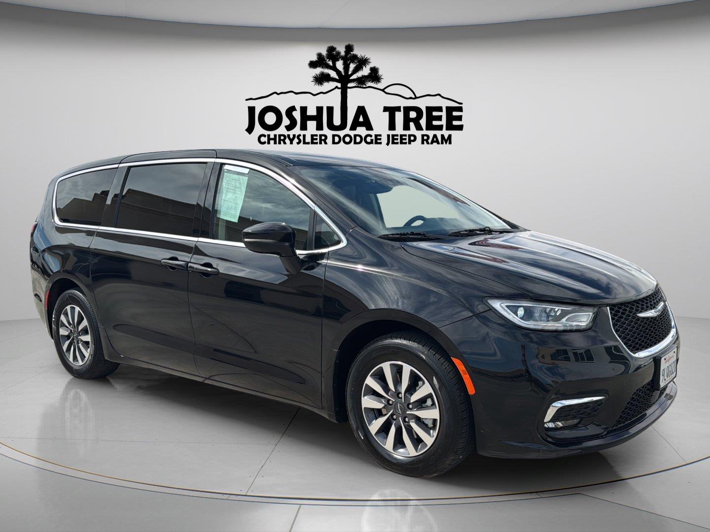 2024 Chrysler Pacifica Hybrid Select FWD