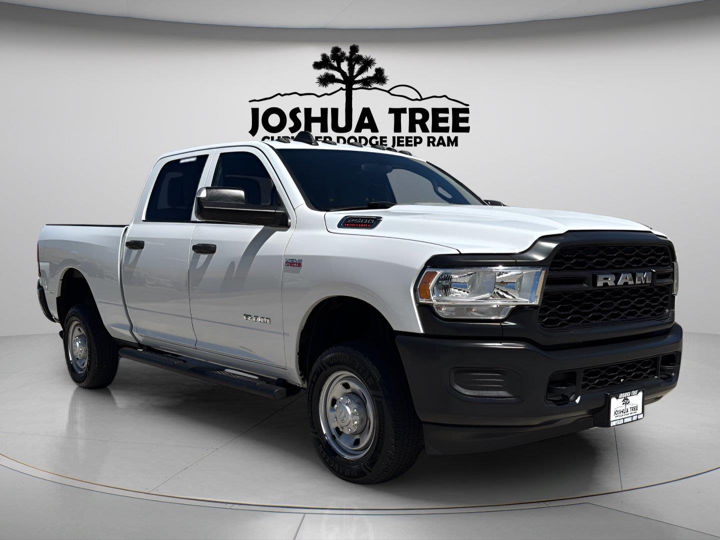 Bright White Clearcoat 2022 RAM 2500 Pickup Truck Four-Wheel Drive 8-Speed Automatic