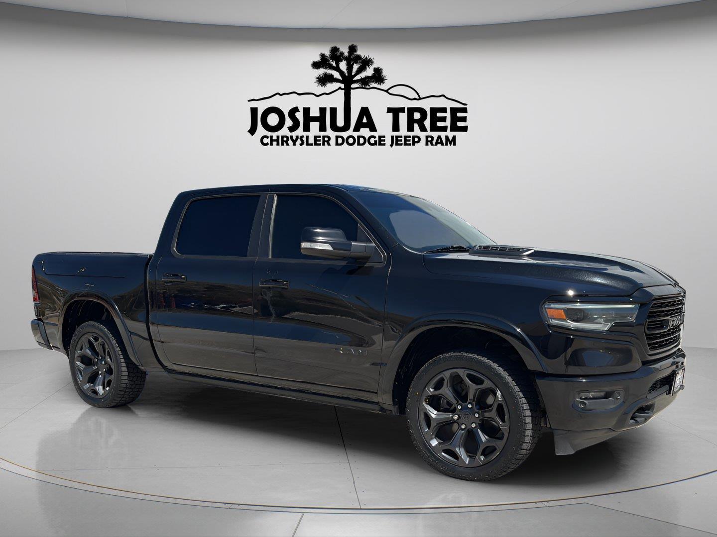 Diamond Black Crystal Pearlcoat 2020 RAM 1500 Pickup Truck Four-Wheel Drive 8-Speed Automatic