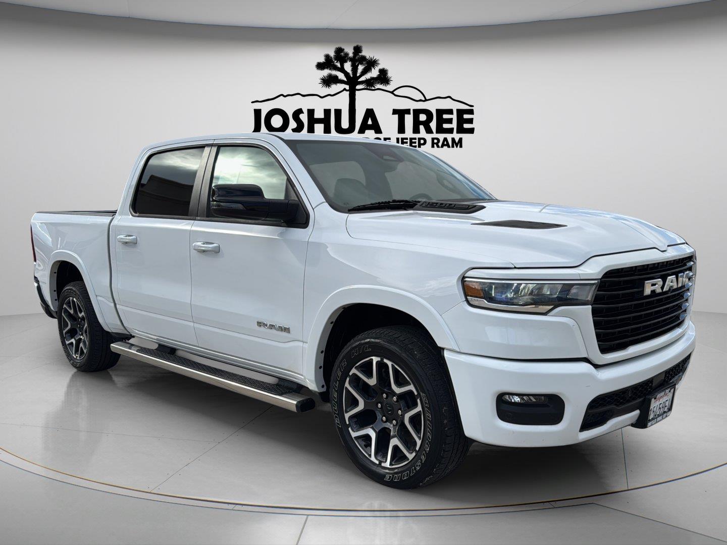 Bright White Clearcoat 2025 RAM 1500 Pickup Truck Four-Wheel Drive 8-Speed Automatic