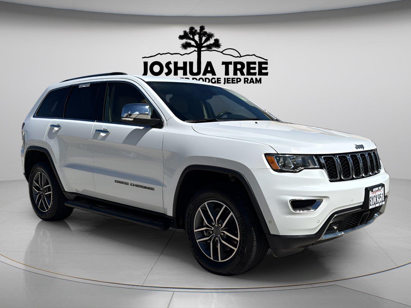 Bright White Clearcoat 2021 Jeep Grand Cherokee SUV / Crossover Four-Wheel Drive 8-Speed Automatic