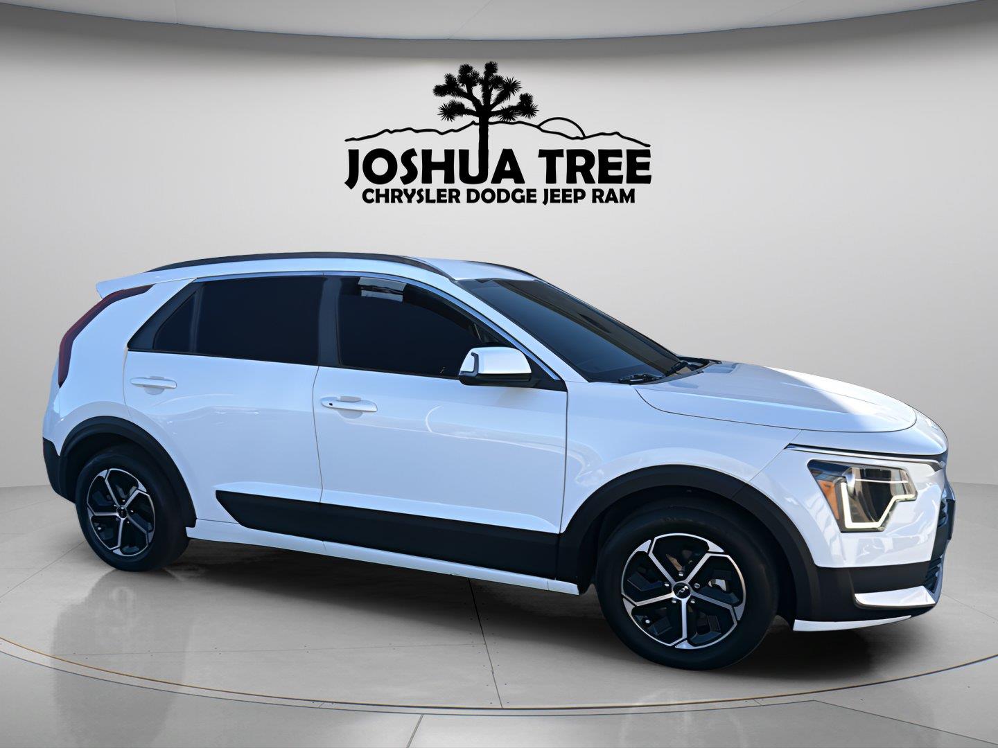  2025 Kia Niro EX FWD   
