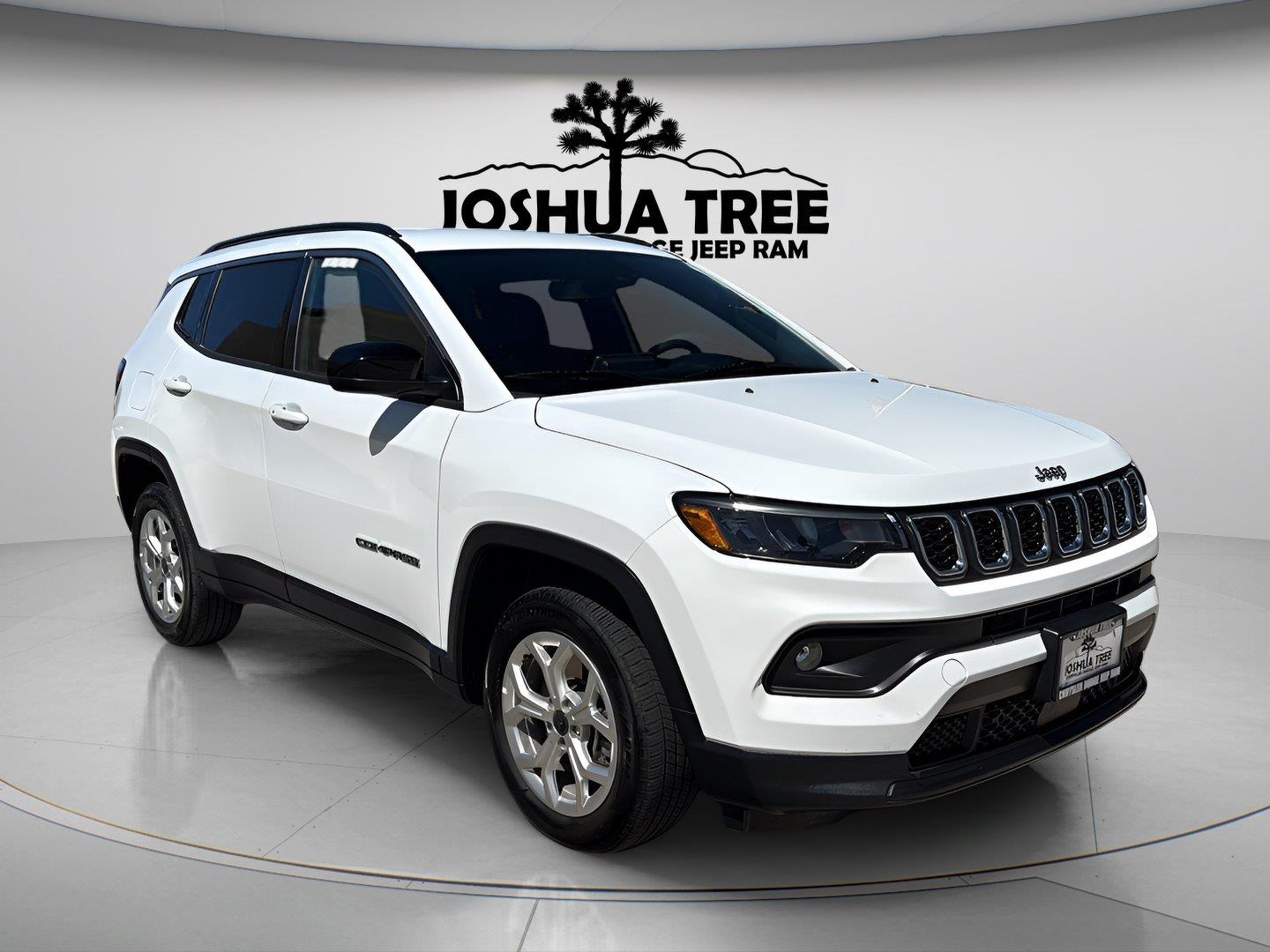 Bright White Clearcoat 2025 Jeep Compass SUV / Crossover Four-Wheel Drive 8-Speed Automatic