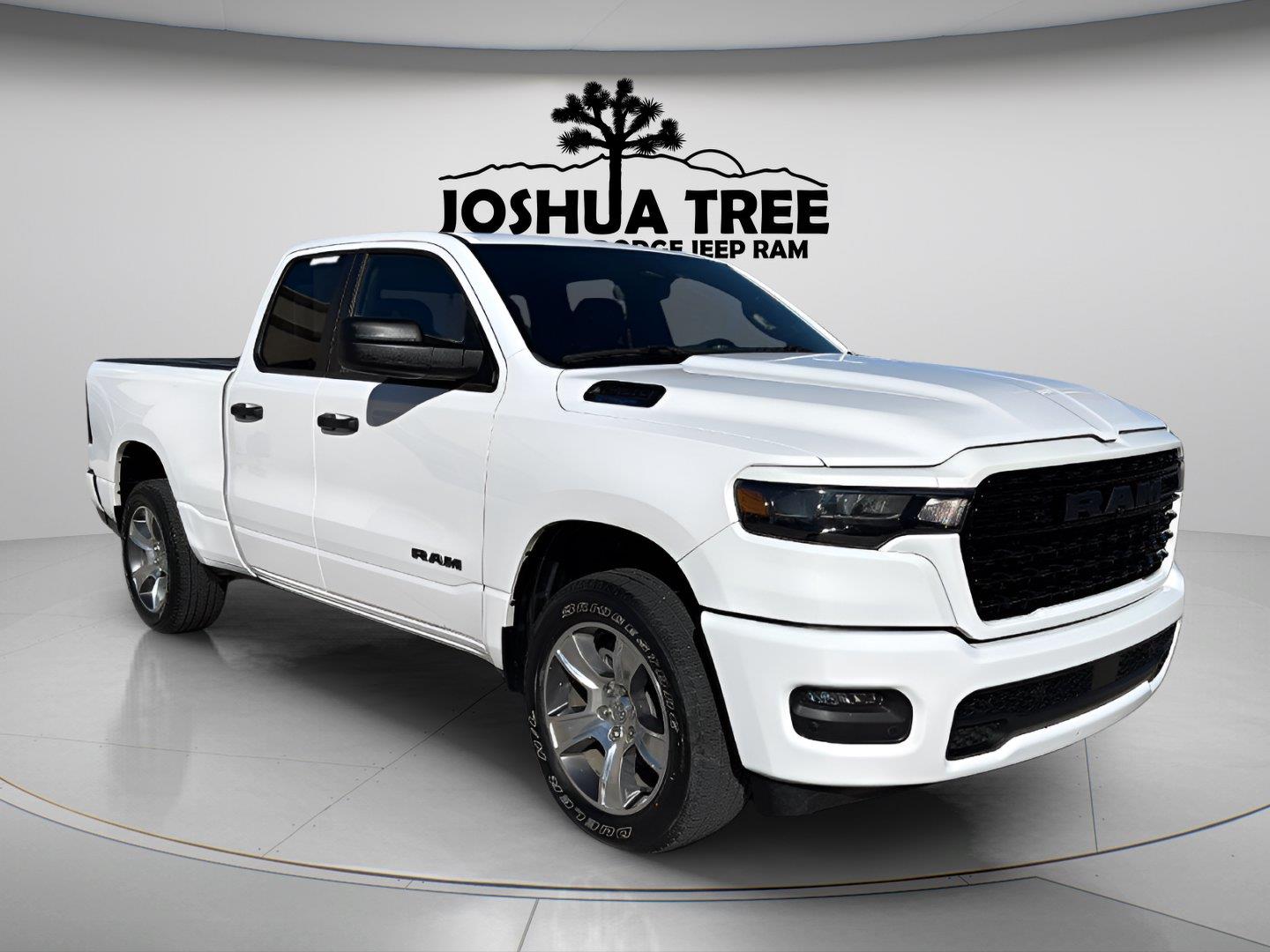 Bright White Clearcoat 2025 RAM 1500 Pickup Truck Four-Wheel Drive 8-Speed Automatic