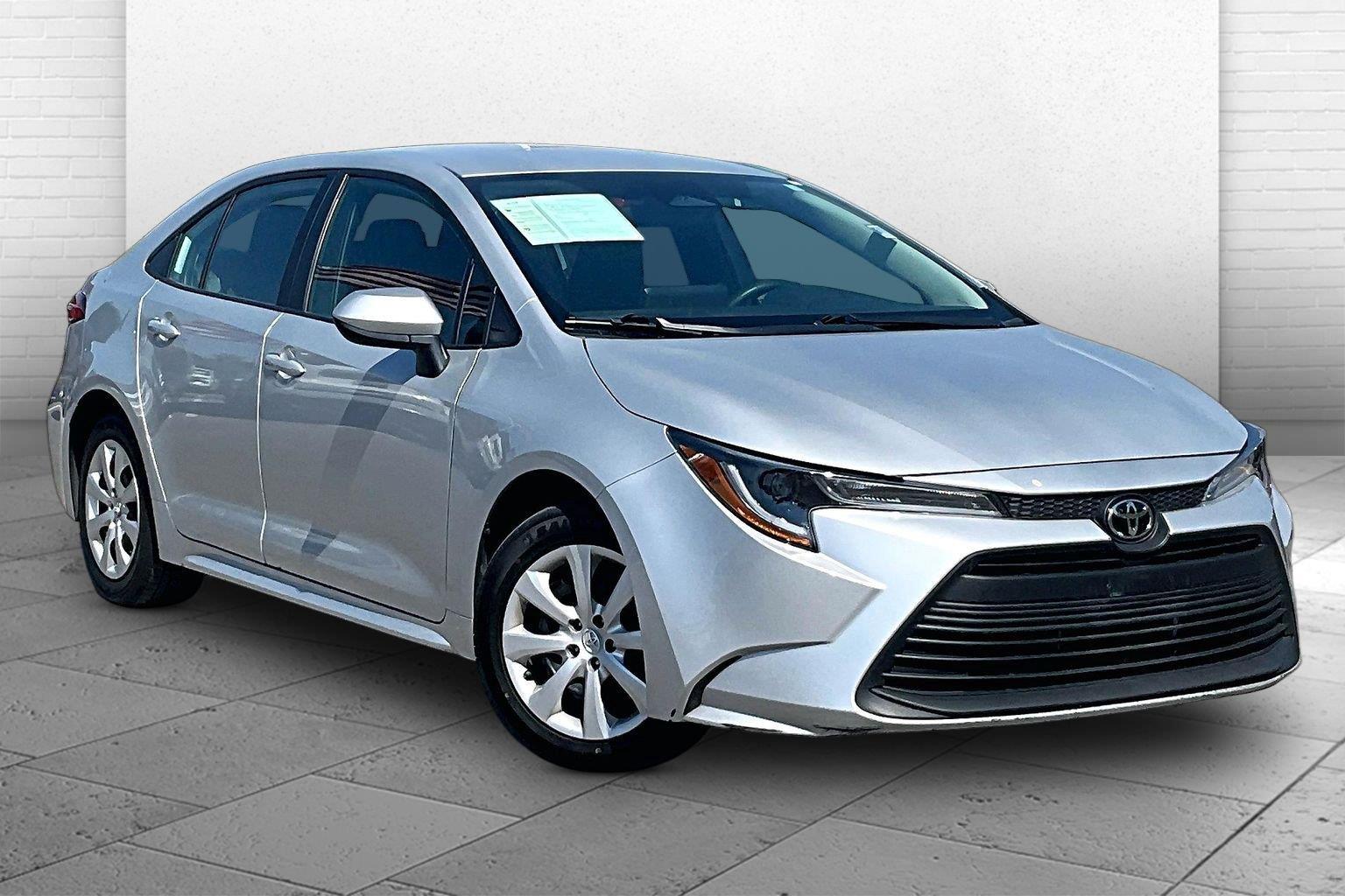 2025 Toyota Corolla LE FWD