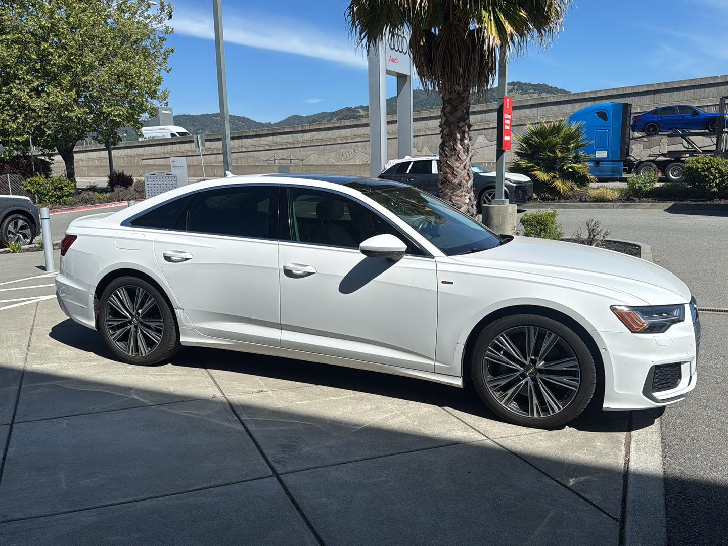 View vehicle photo 5