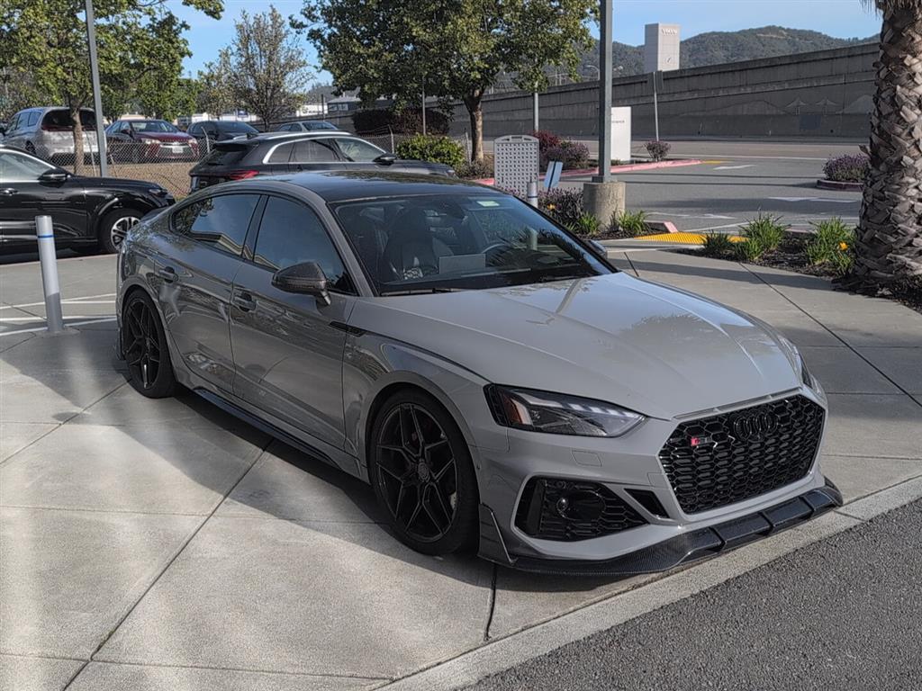 View vehicle photo 5