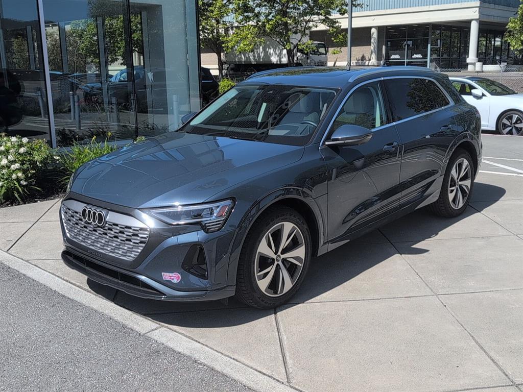 2024 Audi Q8 e-tron quattro Prestige AWD