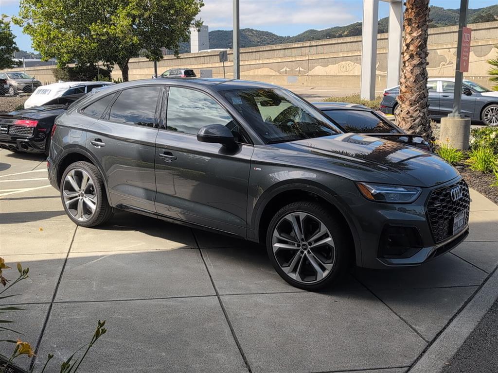 View vehicle photo 5