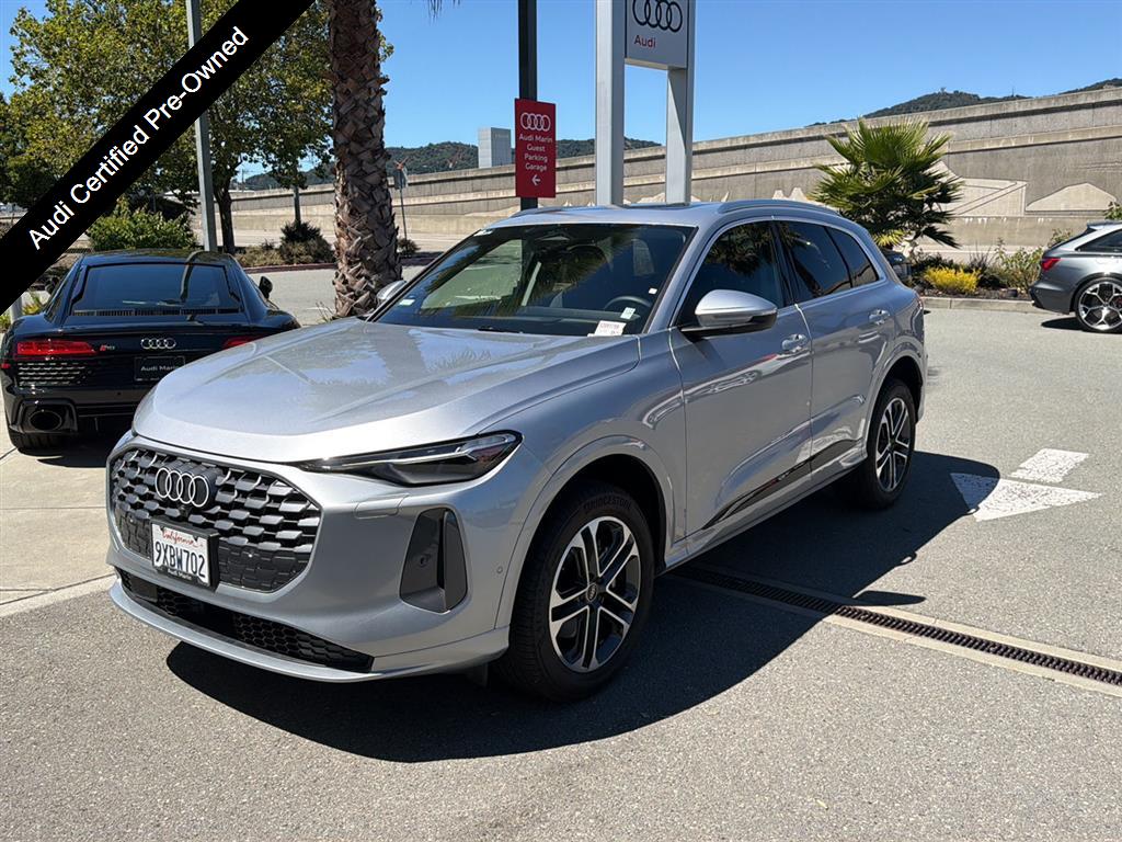Florett Silver Metallic 2025 Audi Q5 quattro Premium Plus 40 TFSI SUV / Crossover All-Wheel Drive Automatic