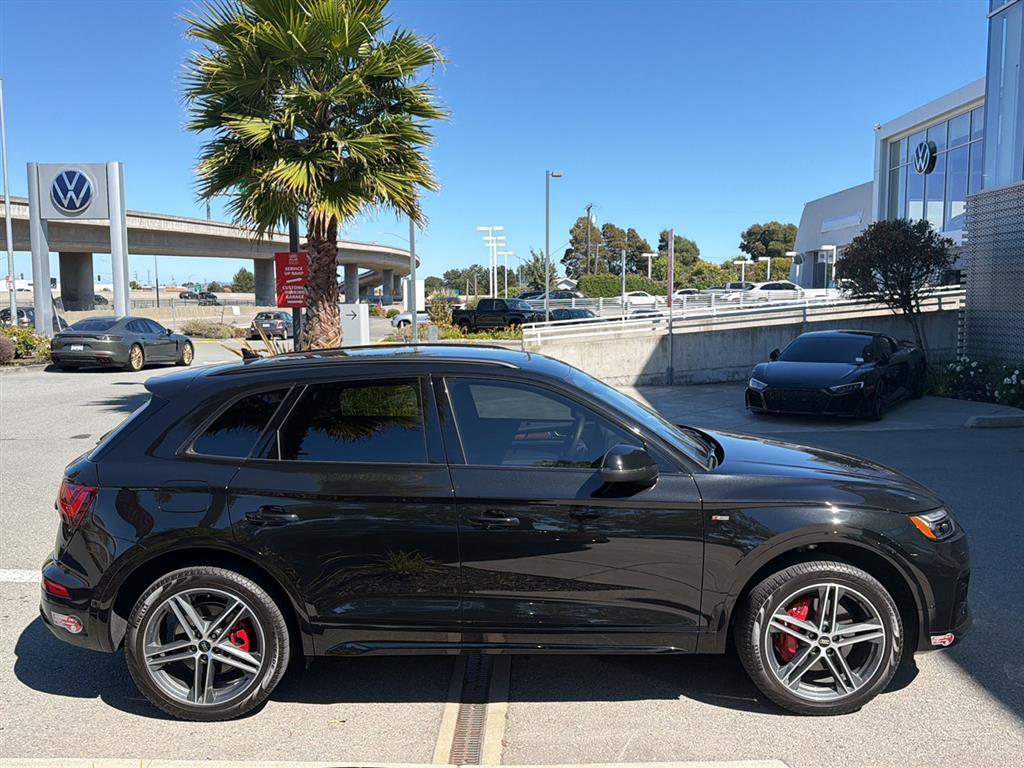 View vehicle photo 5