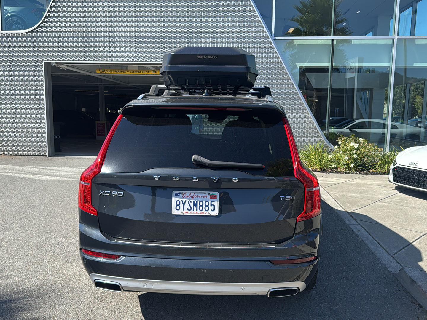View vehicle photo 7