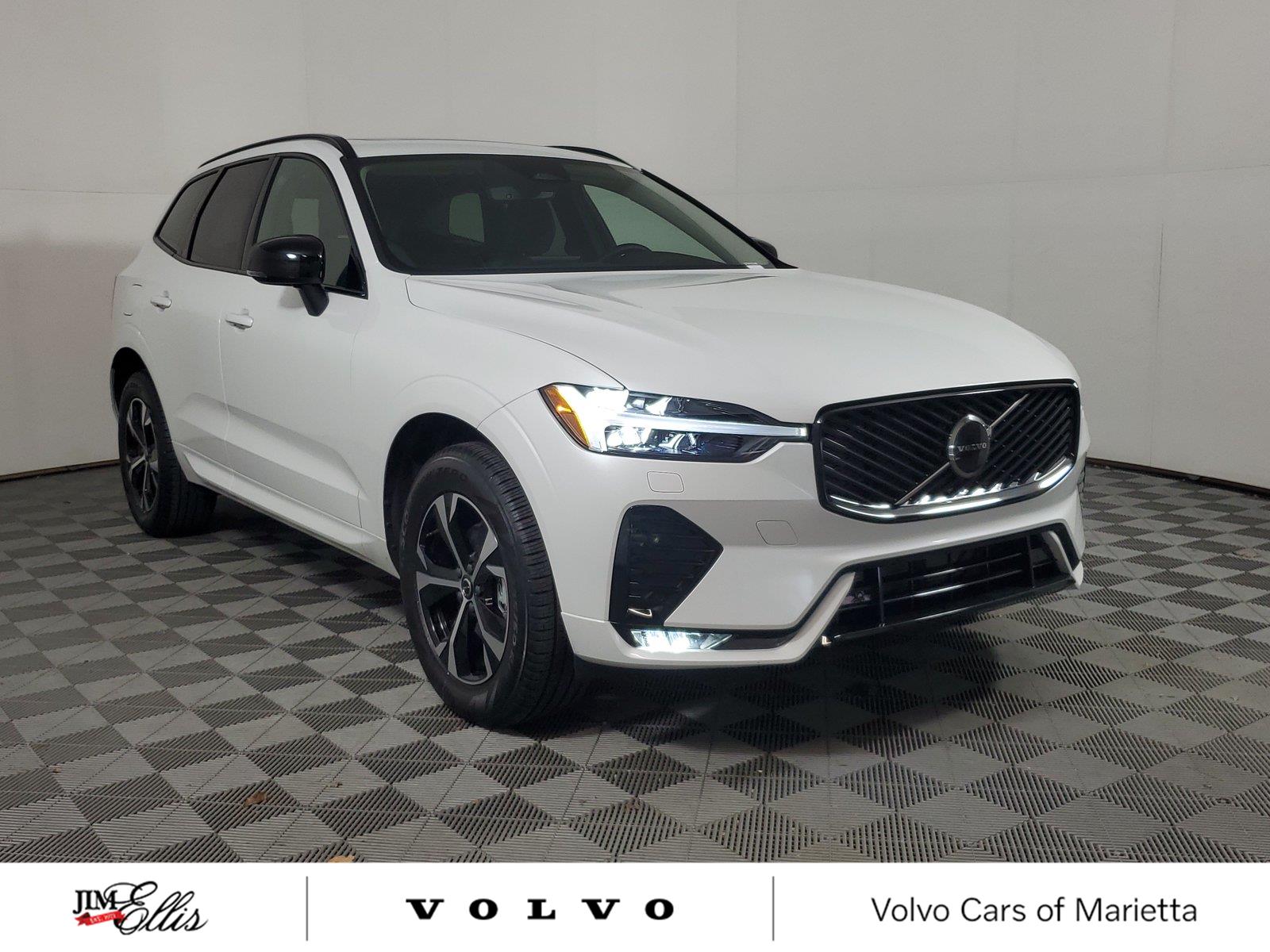 Crystal White Metallic 2026 Volvo XC60 SUV / Crossover All-Wheel Drive Automatic