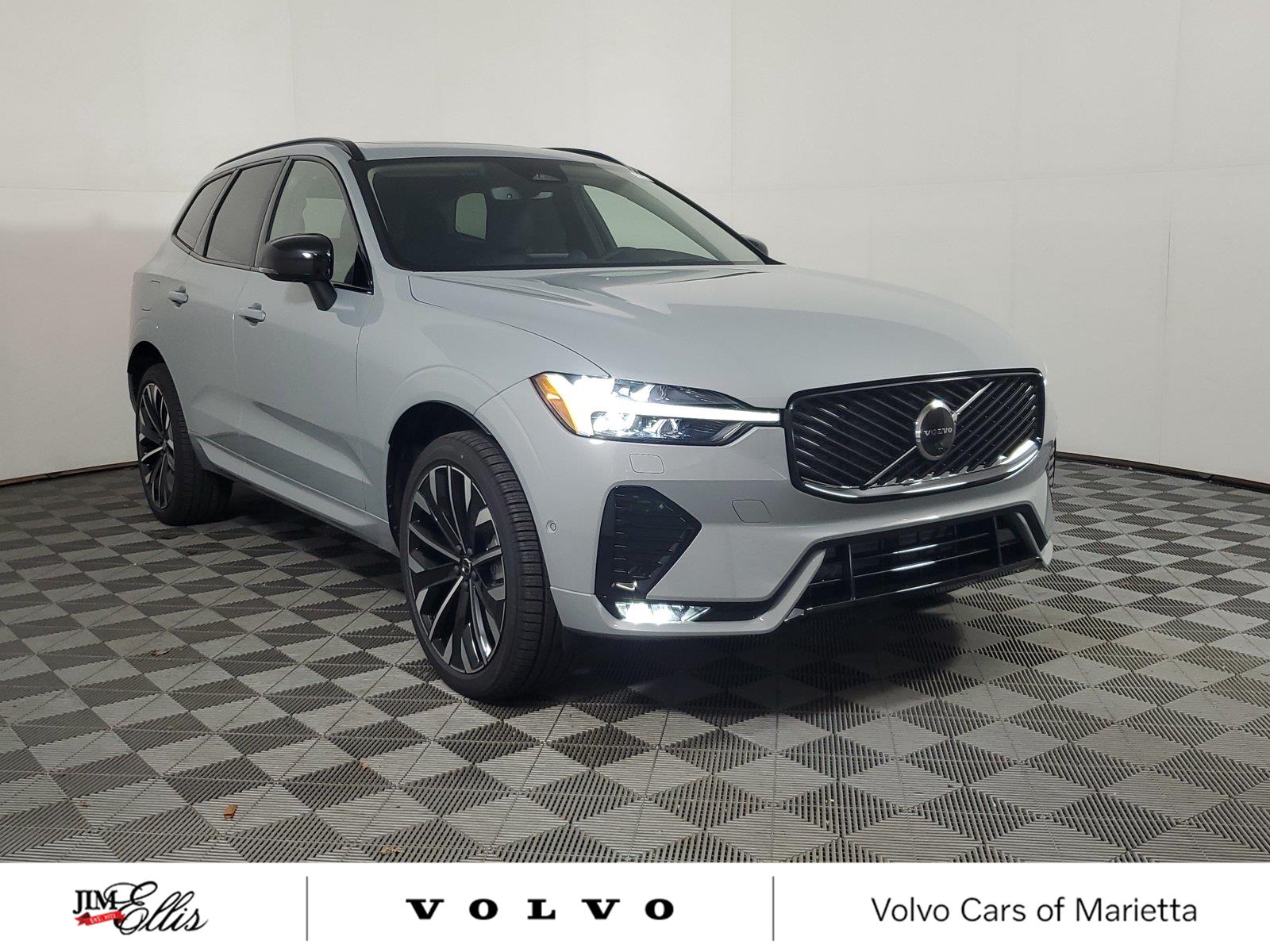 Gray (Vapour Grey Metallic) 2027 Volvo XC60 SUV / Crossover All-Wheel Drive Automatic