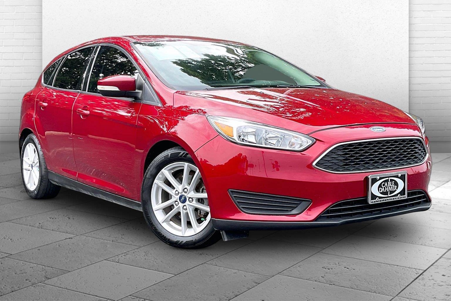 Ruby Red Metallic Tinted Clearcoat 2016 Ford Focus Hatchback Front-Wheel Drive 5-Speed Manual
