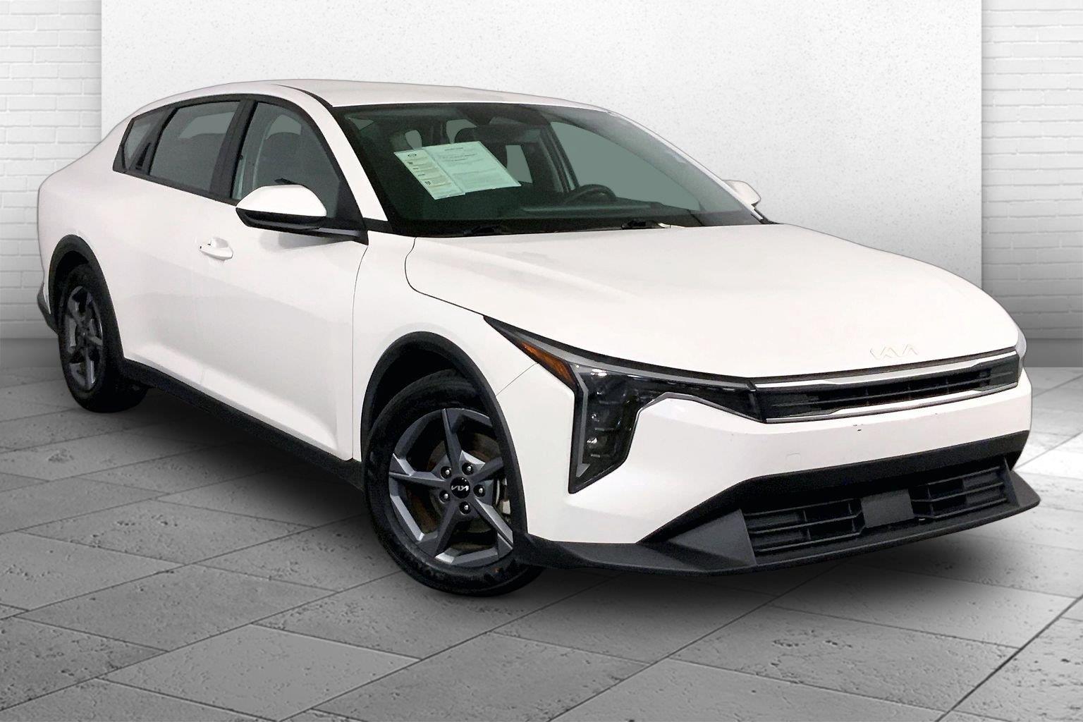  2025 Kia K4 LXS FWD   