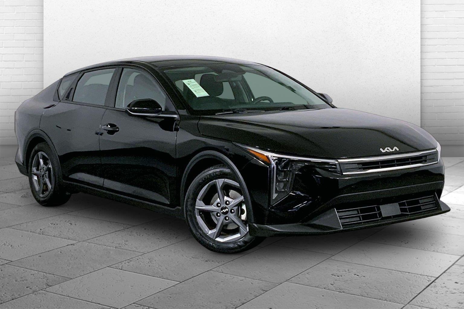 2025 Kia K4 LXS FWD   